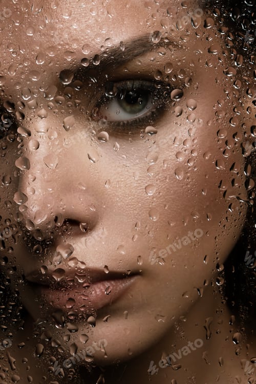 Preview: An Intimate Portrait Captured Through the Unique and Striking Beauty of Water Droplets
