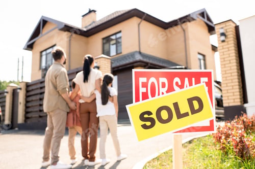 Preview: Family looking at new house