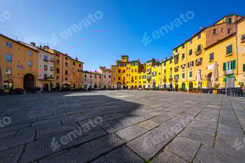 Preview: Lucca, Piazza Anfiteatro square. Tuscany, Italy