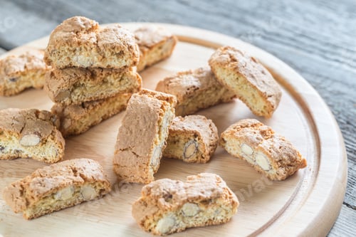 Preview: Cantuccini with almonds