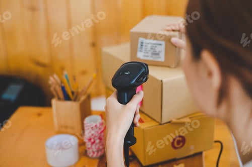 Preview: Small business owners online are scanning barcode-labelled parcel boxes