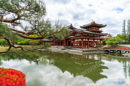 Preview: phoenix hall on pond at Byodoin Temple