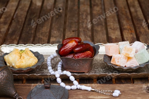 Preview: Turkish delights with tasbih