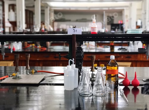 Preview: laboratory at the university