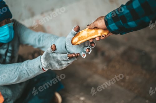 Preview: The bread-makers gave to the beggars who sat on the side of the road.