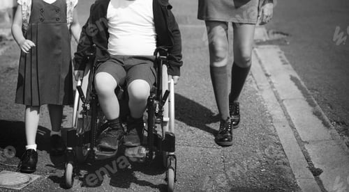 Preview: Sisters and brothers on their way to school