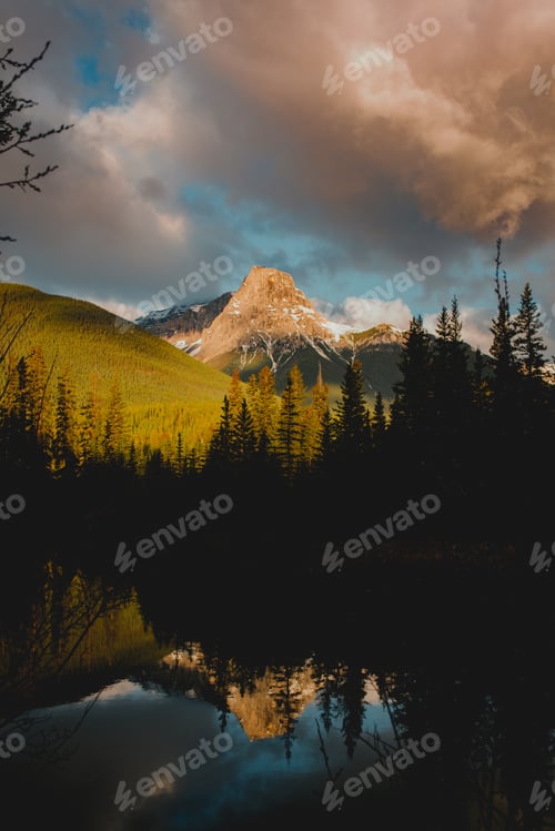 Preview: Sunrise in the Rocky Mountains, Banff, Canada