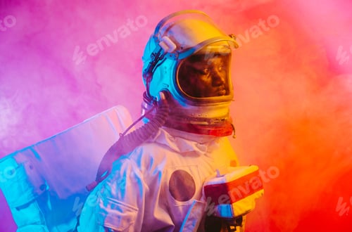 Preview: Cinematic image of an astronaut.