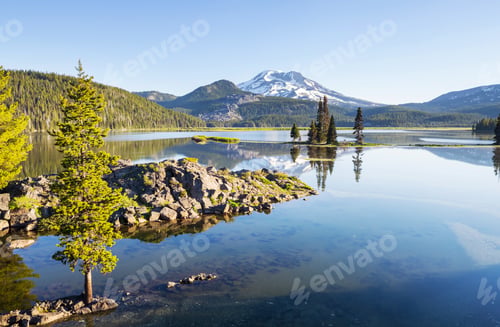 Preview: Lake in Oregon
