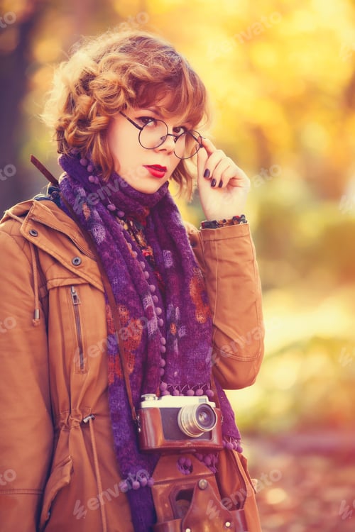 Preview: Girl with camera