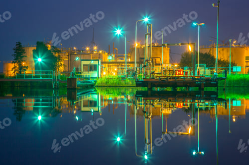 Preview: Docking site refinery