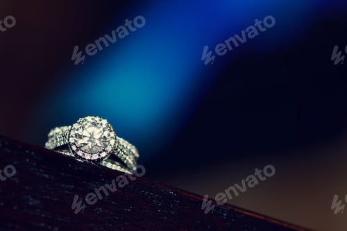 Preview: Close up of wedding ring