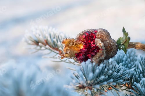 Preview: Holiday spirit