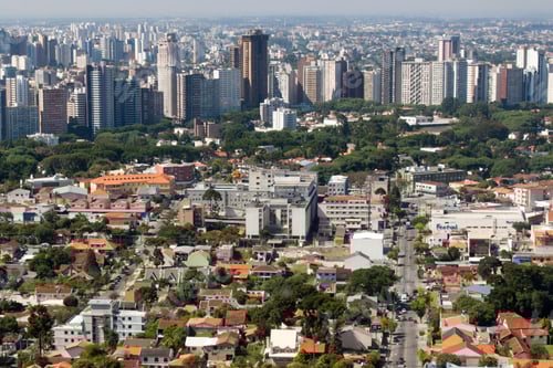 Visualização: Foto aérea da cidade de Curitiba no Paraná, Brasil