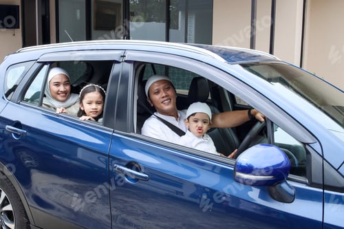 Preview: Muslim Family Ready For Coming Back Home