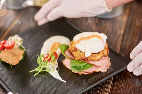 Preview: Chef cooked beautiful benedict