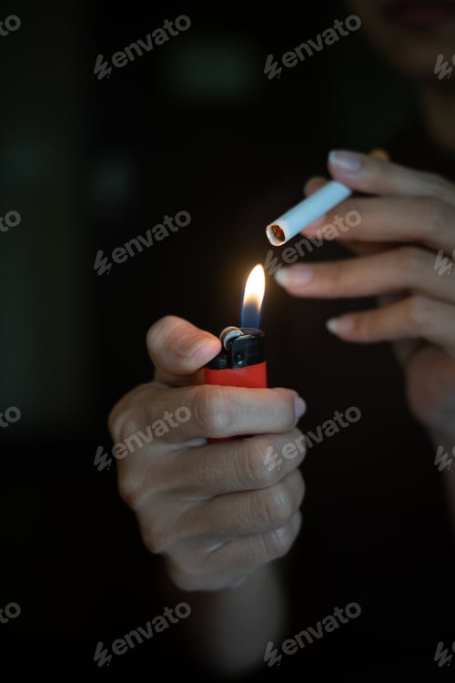 Preview: women smoking
