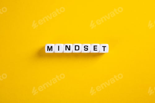Preview: Block with Mindset word on yellow background