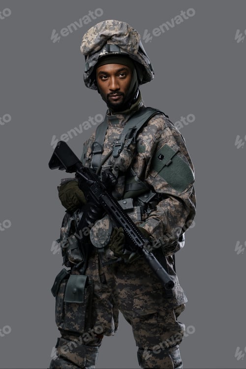 Preview: Dark skinned soldier in military uniform
