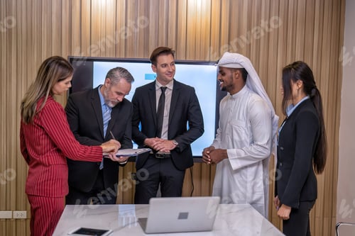 Preview: Group of business diversity people