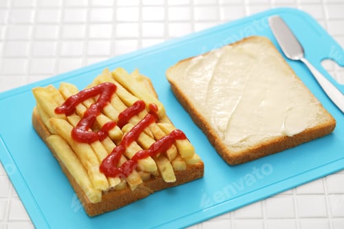 Preview: chip butty (french fry sandwich), British food