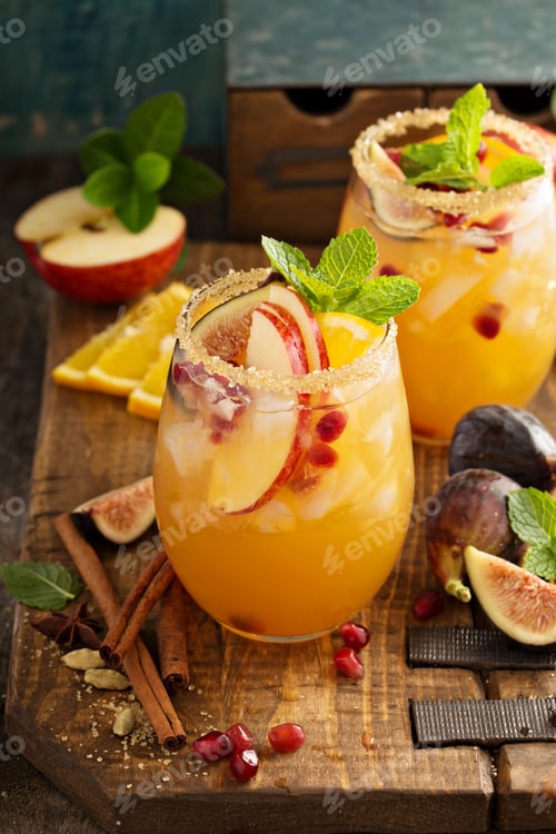 Preview: Fall sangria cocktail with apple, figs and orange