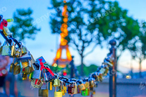 Preview: Wonderful view of Eiffel Tower in Paris