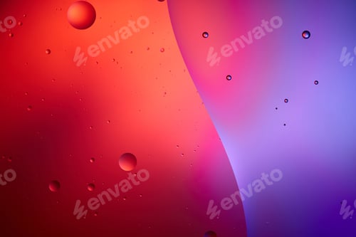 Visualização: textura abstrata de bolhas misturadas de água e óleo na cor rosa e roxa