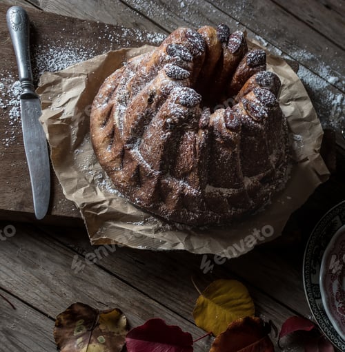Preview: Delectable Kugelhopf on parchment paper