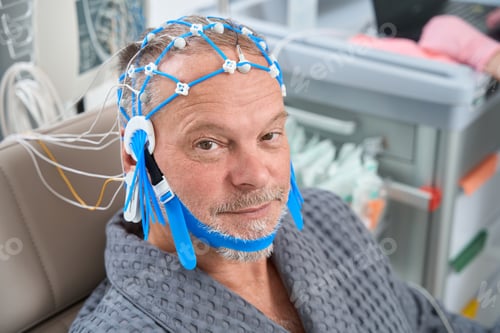 Preview: Elderly patient on the diagnostic EEG encephalography procedure