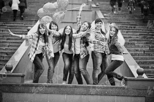 Preview: Hen party