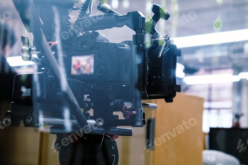 Preview: Film Crew.