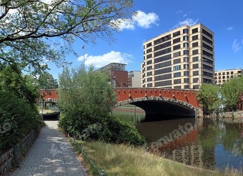 Preview: Hiking along the Einsteinufer in Berlin