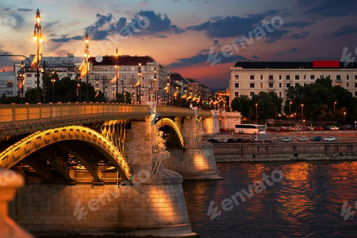 Preview: Illuminated Margaret Bridge