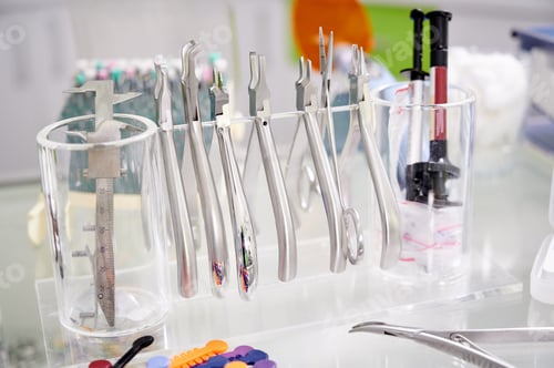 Preview: Dental tools, tongs of various shapes