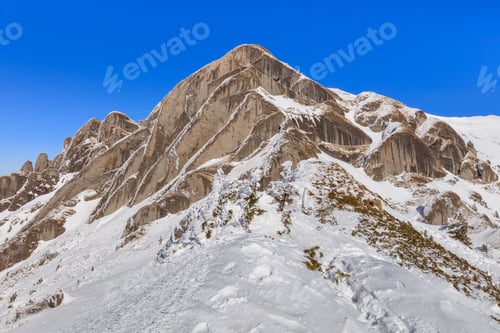 Preview: mountain landscape in winter