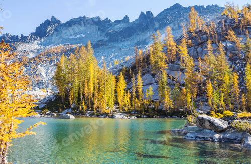 Preview: Alpine lake
