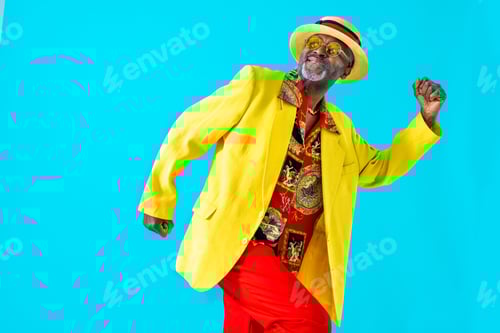 Preview: Cool senior man with fashionable outfit portrait