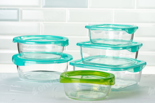 Preview: Set of plastic boxes kitchen ware on kitchen counter