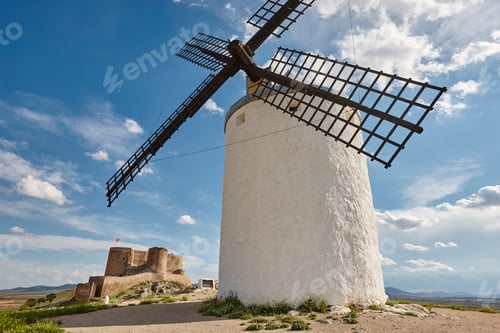 Preview: Traditional antique windmills and castle in Spain. Toledo