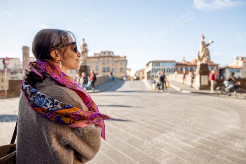 Preview: Stylish woman traveling in Florence