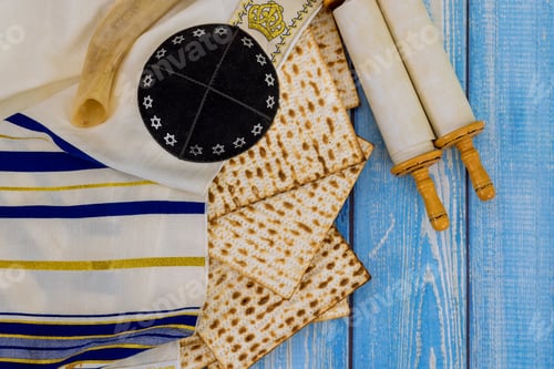 Preview: For Jewish holiday of Pesach the unleavened matzah bread is used, which is kosher