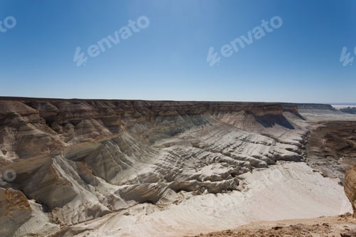 Preview: Vast canyon under a clear blue sky