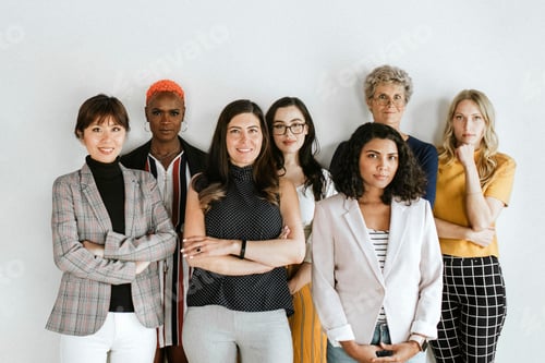 Preview: Diverse business people in a team