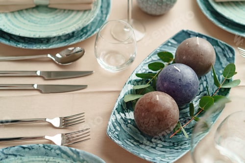 Preview: Luxury green table setting decorated with candles