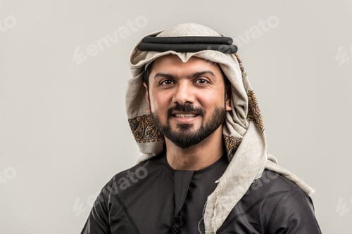 Preview: Arabian man with traditional dress