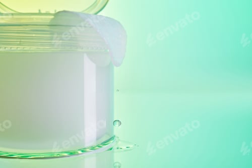 Preview: Cosmetic jar with facial pads and water drops