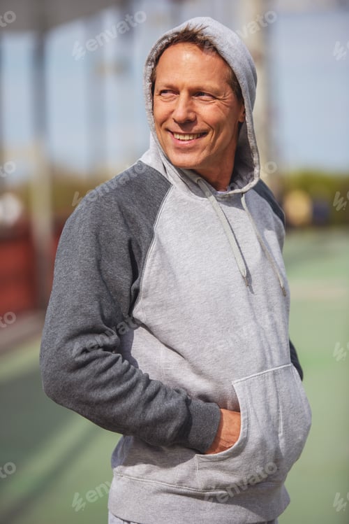 Preview: Handsome man during morning run