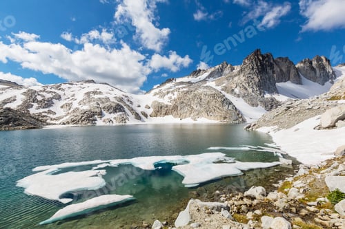 Preview: Alpine lake