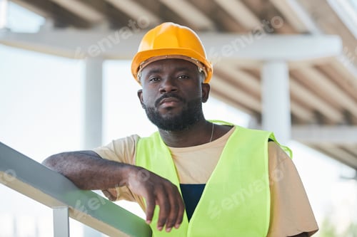 Preview: Portrait of Modern Construction Worker